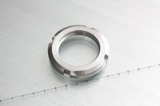 Piuliţă rulment KM8