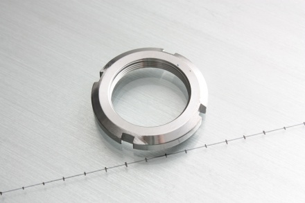 Piuliţă rulment KM8