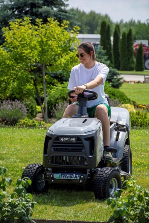 TRACTORAS Portland Hawk M9212RD